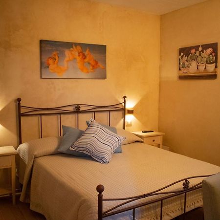 Camera Iris - B&B Antico Casale Monte San Biagio Exterior photo